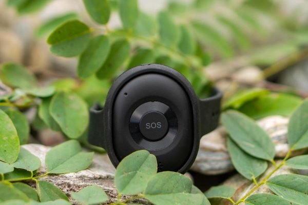 Le dispositif Secure Senior prévient les contacts du'rgences par un SMS géolocalisé et des appels téléphoniques